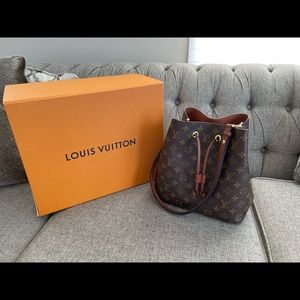 LOUIS VUITTON - NEONOE // CARAMEL HANDBAG
